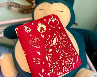 Carpeta artesanal inspirada en Flareon – 288 páginas – Hecha a medida