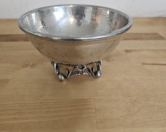 Vintage Handmade Williamsburg Virginia Footed Silverplate Bowl Ornate Pedestal Candy Dish