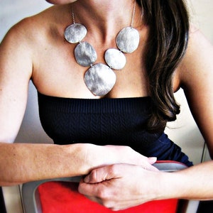 Set Earrings and Necklace // Barcelonesa // Silver Statement Necklace // Hand Forged hammered silver aluminum bib necklace