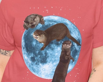 Vintage Otter Moon Shirt Wildlife Graphic Tee Nature Animal Lover Gift Unisex Retro Style