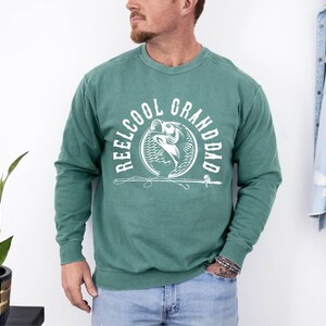 Reel Cool Dad Hoodie, Fishing Dad Sweater, Fathers Day Gift, Dad Birthday Gift, Fisherman Sweatshirt, Dad Fisherman Christmas Gift Sweater bild 7