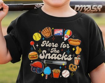 Camiseta de béisbol para niños pequeños. Camisetas para hermanos de jugadores de béisbol para el día del partido. Camiseta divertida para hermanos de béisbol o hermanas de softbol. Aquí por los bocadillos.