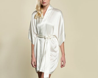 Samantha Silk Bridal Getting Ready Robe; Luxurious Silk Bridesmaids Robe in Off White; Elegant and Romantic Honeymoon Loungewear