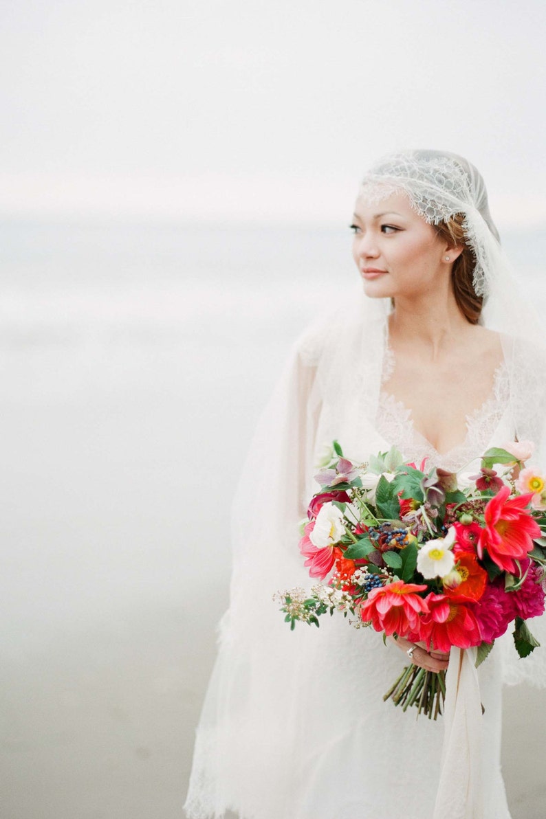 Mar Scalloped French Lace Juliet Veil in Ivory silk tulle image 2