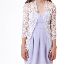 Chaqueta de novia Katie de encaje inglés con flores festoneadas en color marfil