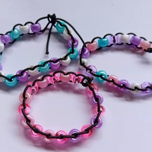 Pulseras antiestrés para ayudar a mejorar el enfoque y la concentración.