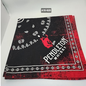 Bandana vintage Pendleton Whisky, preta e vermelha com estampa paisley, modelo Let'er Buck A15-620