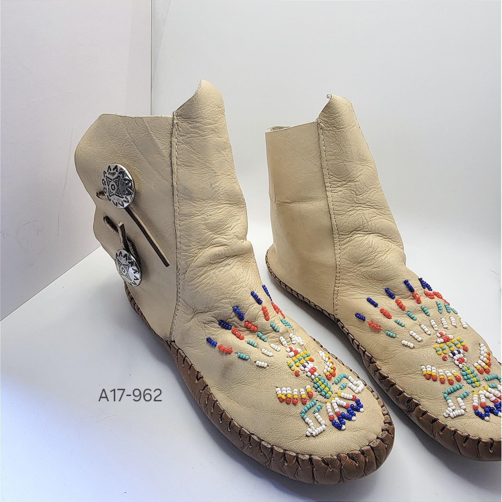 Taos moccasin boots - Etsy 日本
