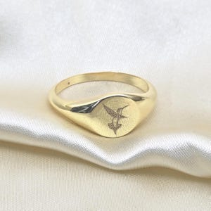 Hummingbird Engraved Signet Ring: Gold Plated Sterling Silver, Nature Jewelry image 3