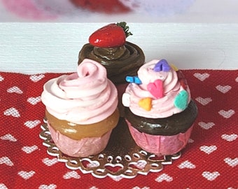 Dollhouse Miniature Food - One Inch Scale Valentine Cupcakes - Set of 3