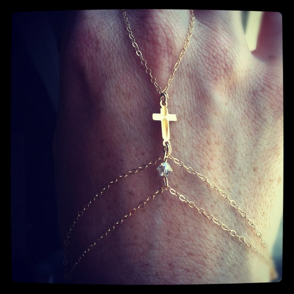 Trendy Hollywood Style Tiny, Petite Sideways Cross/Swarovsky Crystal Finger-Bracelet/Slave-Bracelet