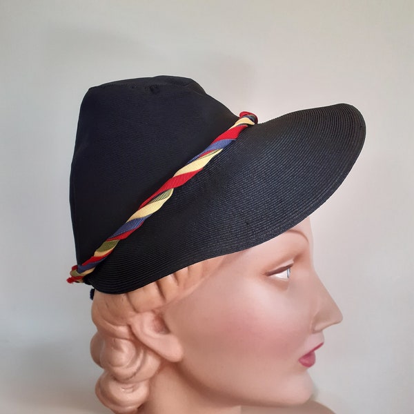 Late 1930s Dark Navy Straw and Grosgrain Fabric Brimmed Hat