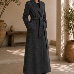Anthrazit grauer langer Wollmantel für Damen, Wintermantel mit Gürtel, langer Wollmantel, eleganter Maxi-Mantel, warmer formeller Mantel für Frauen Bild 2