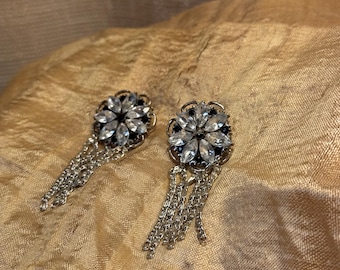 Brincos pendentes com strass e prata - Arte de assemblage vintage