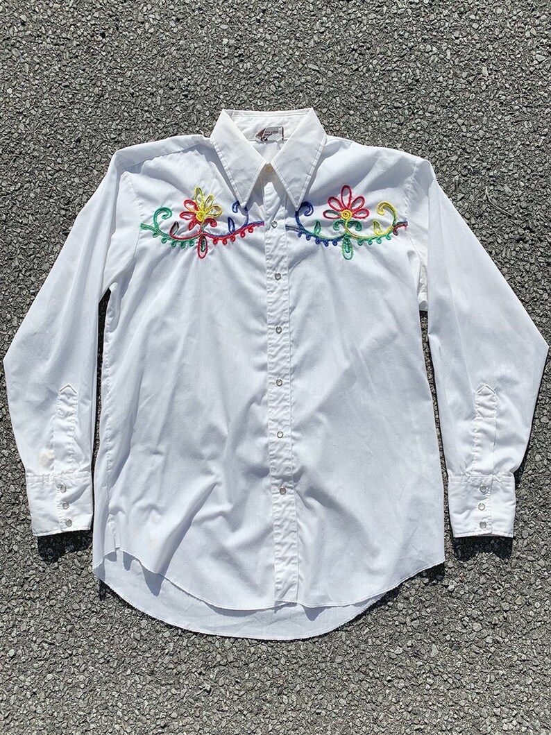 Embroidered Flower White Long Sleeve Button Up