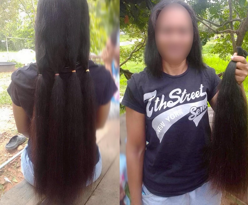 Puede incluir: Extensiones de cabello largo, marr&oacute;n oscuro. Una imagen muestra el cabello peinado en tres coletas, sujetas con peque&ntilde;as bandas. La otra imagen muestra a una persona sosteniendo un mech&oacute;n del mismo cabello casta&ntilde;o oscuro. La camiseta dice "7th Street New York".