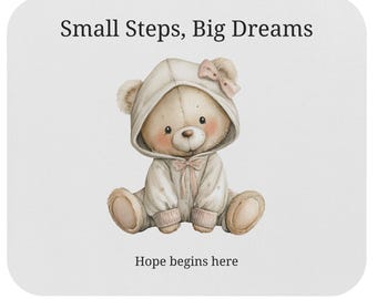 Alfombrilla de ratón con osito de acuarela: Luna creciente, estrellas y "Pequeñas agujas, grandes sueños".