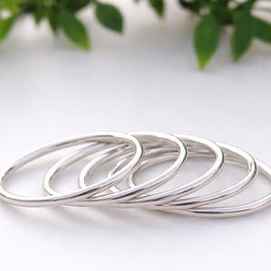 Set di anelli impilabili in argento sterling: fasce minimaliste in argento 925