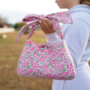 Coquette Bow Tote Bag Sewing Pattern, Quilted Shoulder Bag with Video Tutorial (PDF Download)