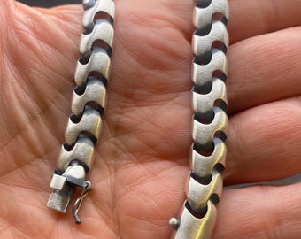 Handgemachtes Panzerarmband aus 925er Silber | Einzigartige Matte Cuban Link 36 Gramm