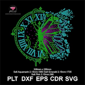 Puede incluir: Un diseño digital de una mariposa con elementos de reloj, renderizado con pedrería aguamarina, esmeralda y rosa sobre un fondo negro. El diseño incluye números romanos y el texto "PLT DXF EPS CDR SVG". Las dimensiones son 308 mm x 289 mm.