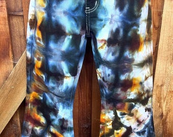 Talla 6 Petite - Jeans acampanados teñidos a mano (pieza única)
