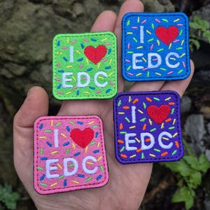 Moraalpatch – tactische geborduurde patch met klittenband, vierkante patch van 5 x 5 cm, EDC-uitrustingspatch, militaire haakpatch