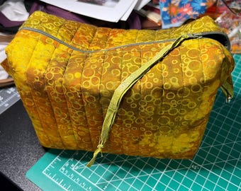 Handmade Quilted Zipper bag.