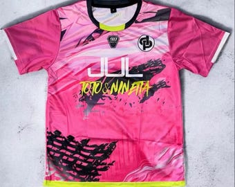 Maglia da calcio streetwear urbana premium Mailot JUL – Maglia sportiva con grafica audace ispirata al rap – Top da calcio streetwear neon in edizione limitata