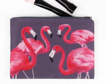 Flock of Flamingos Zip bag - hecho a mano con seda impresa digitalmente