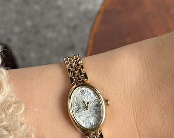 Oval Gold Tone Women Watch Roman Numeral Elegant Bracelet Quartz