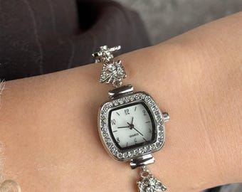 Gold Tone Square Dial Ladies Bracelet Quartz Wrist Accessory Crystal Detail