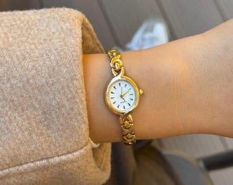 Gold Chain Bracelet Watch: Stainless Steel Quartz Wristwatch