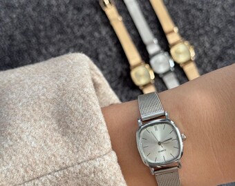 Gold Mesh Bracelet Women’s Watch: Small Face Quartz Classic Watch