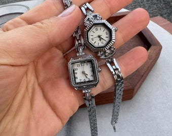 Vintage Saint Monnier Paris Women Wristwatch Silver Tone 