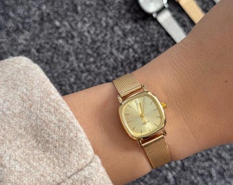 Orologio da donna con bracciale a maglia dorata: orologio classico al quarzo con quadrante piccolo, regalo per la festa della mamma.