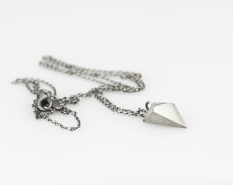 Concrete pendant - Pyramidal pendant - Sterling silver geometrical necklace - Handmade jewelry - Minimalist ciment necklace - Cement jewel