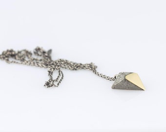 Concrete pendant - Pyramidal brass pendant