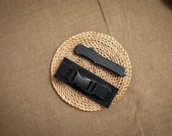 Tactical Pocket Knife 3CR13 Steel EDC Folding Knife Camping Survival Knife with Glass Breaker Gift for Men