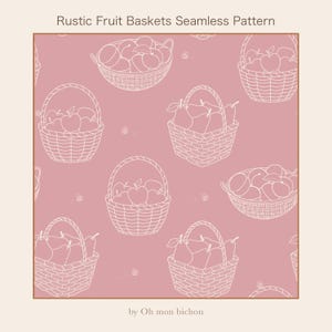Peut inclure: Un motif sans couture avec des dessins au trait blancs de paniers de fruits rustiques remplis de pommes, de poires et de pêches sur un fond rose poudré. Le texte "Rustic Fruit Baskets Seamless Pattern" est en haut et "by Oh mon bichon" en bas.