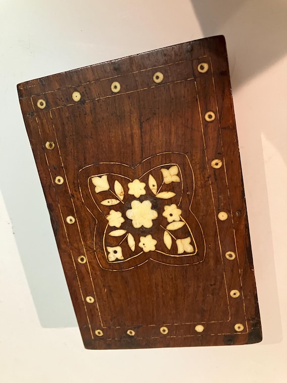Decorative wooden trinket box View 2