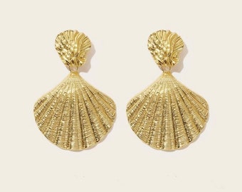 Gold Seashell Statement Earrings Resort Wear Chic High End Jewelry Chandelier Earrings