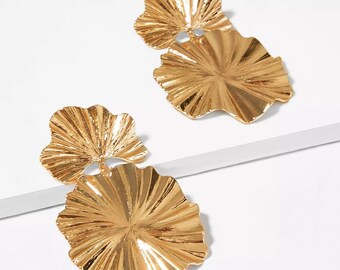 Gold Modern Fan Leaf Statement Earrings Abstract Chic High End Jewelry Chandelier Earrings Pilea Plant Personality Earrings