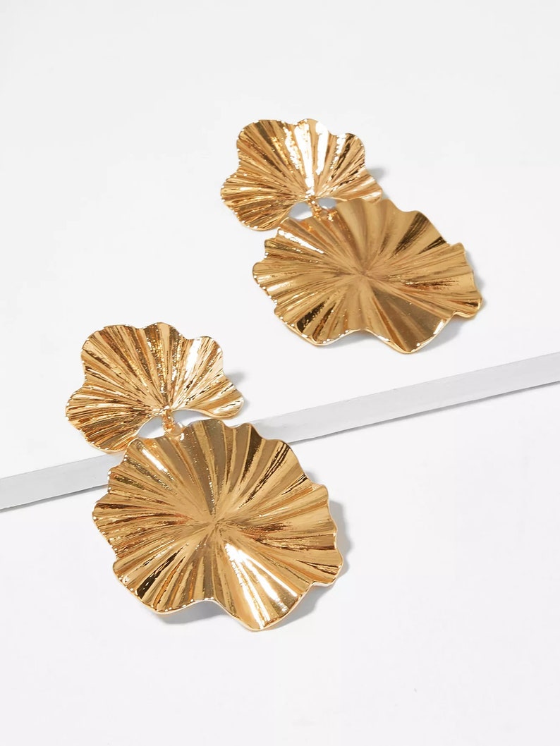 Gold Modern Fan Leaf Statement Earrings Abstract Chic High End Jewelry Chandelier Earrings Pilea Plant Personality Earrings image 1