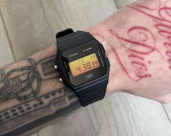 Reloj digital Casio F-91W "Night Pharaoh" - Negro y amarillo - Modificado a mano - Modificación personalizada