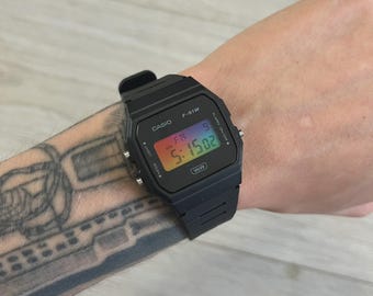 Casio F-91W "Dark Prism" - Orologio digitale nero e multicolore - Modificato a mano - Modifica personalizzata
