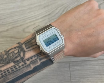 Reloj digital Casio F-91W "Glacier Dive" - Azul y transparente - Modificado a mano - Modificación personalizada