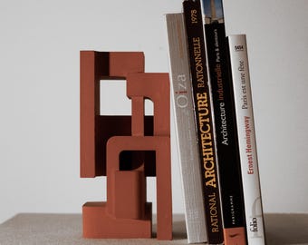 Podpórka do książek | rzeźbiony beton Bauhaus Minimalistyczny abstrakcyjny projekt | Ręcznie robione w Hiszpanii | Współczesna dekoracja półki | Wyjątkowy pomysł na prezent