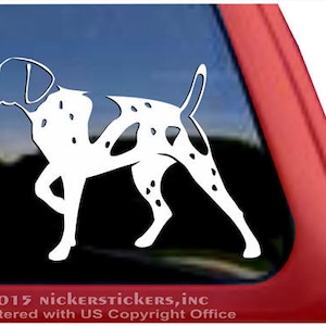 Puede incluir: Silueta blanca de un Braco Alemán de Pelo Corto, de pie con la cabeza girada hacia la izquierda. El perro está en una pose de carrera, con las patas extendidas y la cola moviéndose.