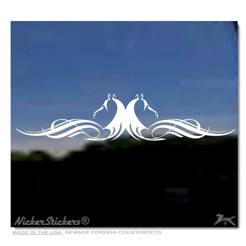 Calcomanía personalizada con cabeza de caballo y florituras / Elige tamaño, color y añade texto / Calcomanía adhesiva de vinilo de alta calidad para ventanas NickerStickers® White
